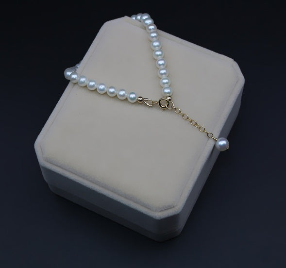 Natural Round Strong Luster Freshwater pearl bracelet