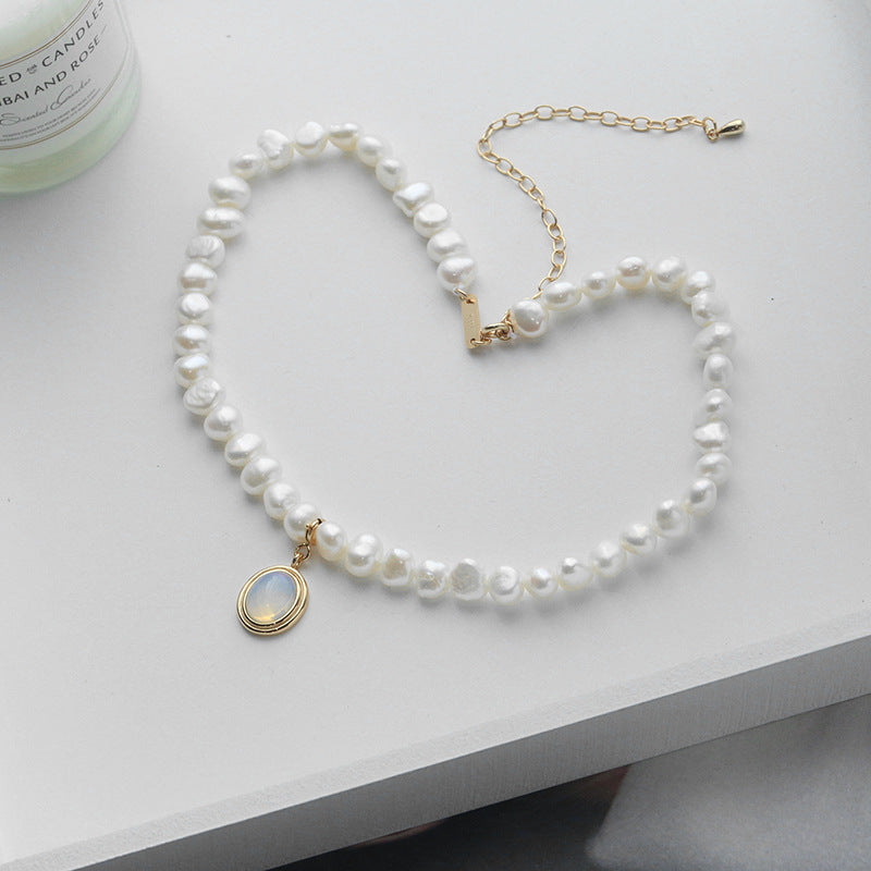 Round Medal Irregular Pearl Necklace