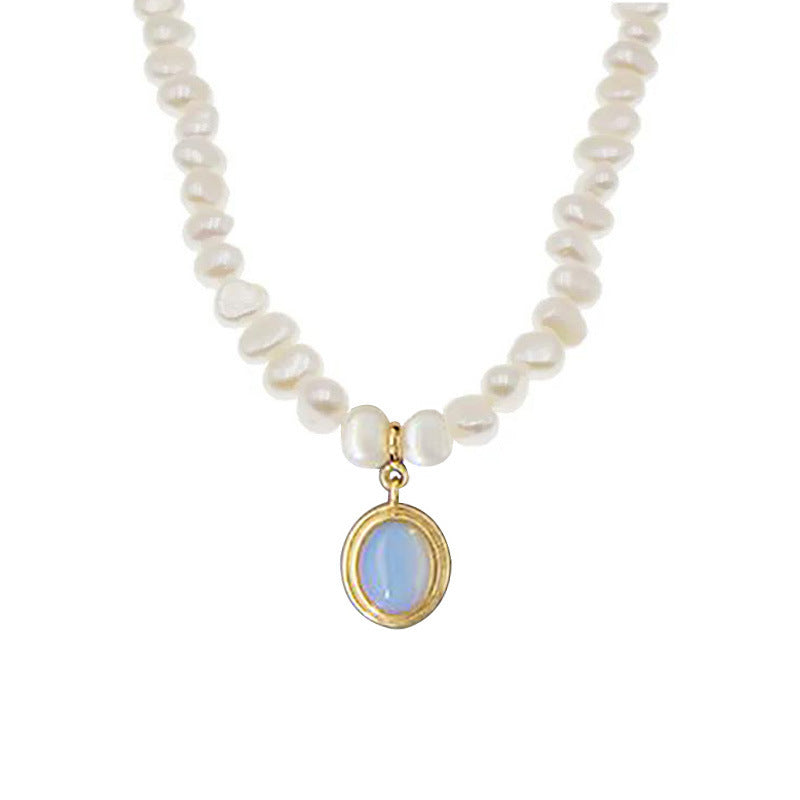 Round Medal Irregular Pearl Necklace